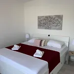 Lucia شقة