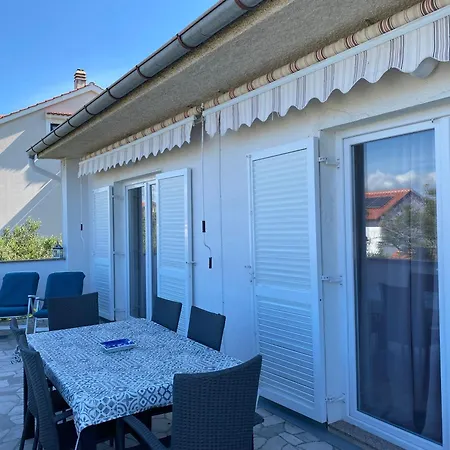 Apartment Lucia Punat