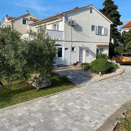 Lucia Apartment